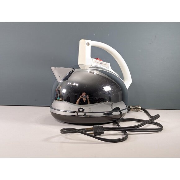 Vintage General Electric Kettle KE62A 1500W Automatic Boil N Shimmer WORKS - Picture 2 of 16